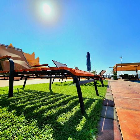 Front Line Heaven Hotel Al Burj Buitenkant foto